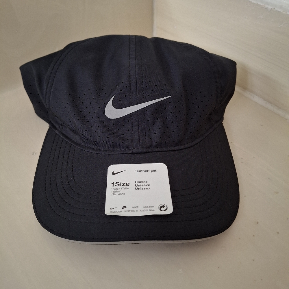 Nike Aerobill Lightweight Hat